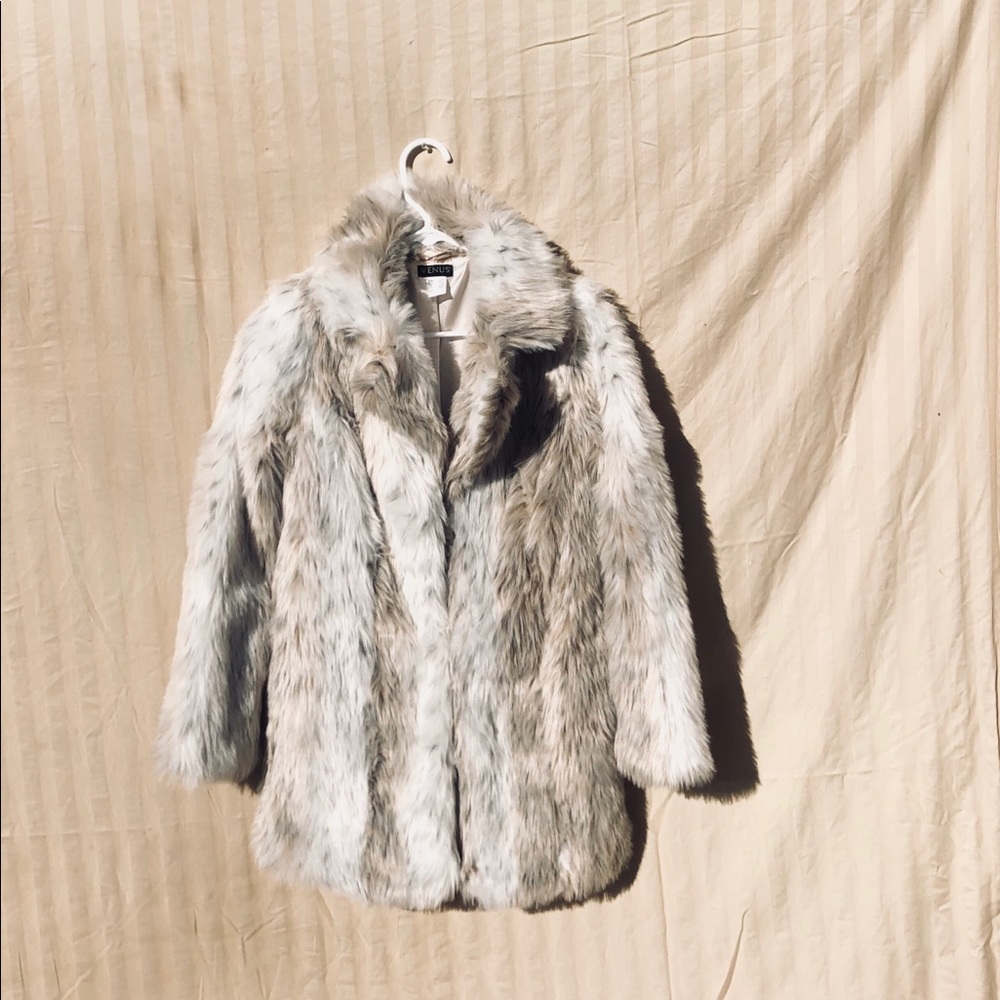 Fabulous fox faux fur coat. Get your glam on!!!